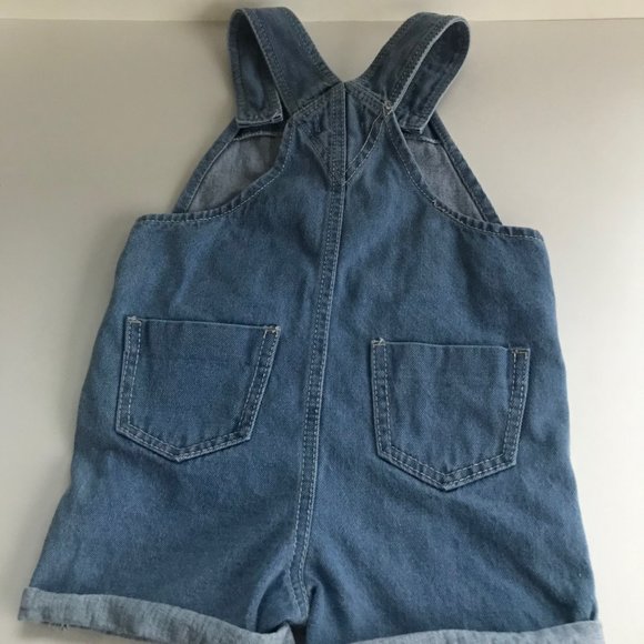 Guess Light Blue Denim Shortall Size 4T with Pink branding - Picture 2 of 6